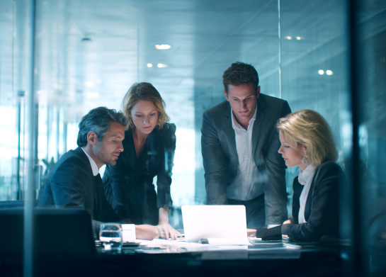 Management Vertical image - AU - M