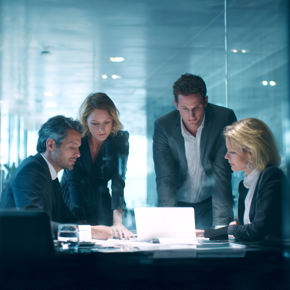 Management Vertical image - AU - D