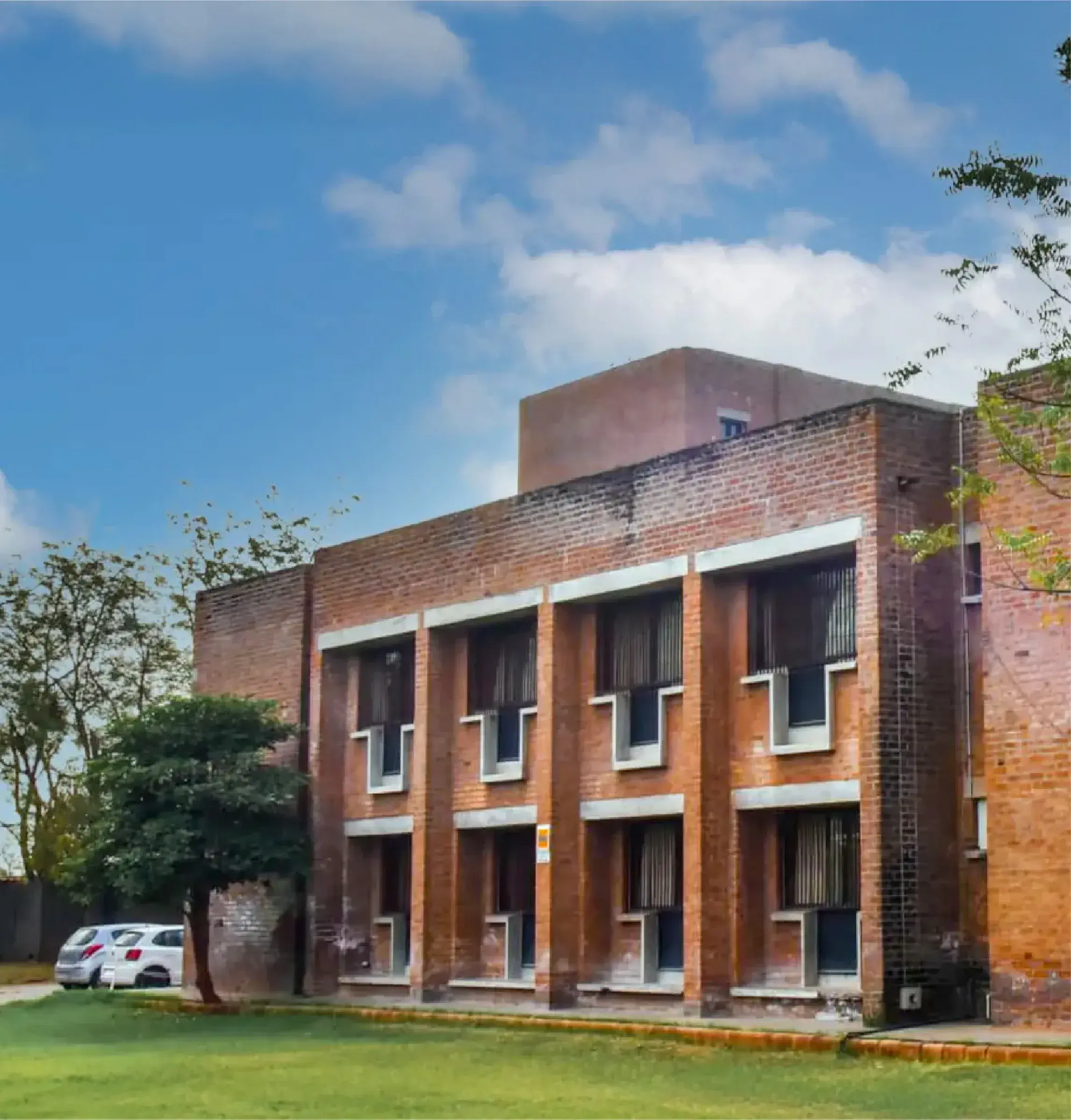 Website University_MICA